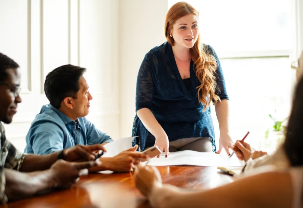 A importância das salas de reunião para o sucesso das reuniões de equipe