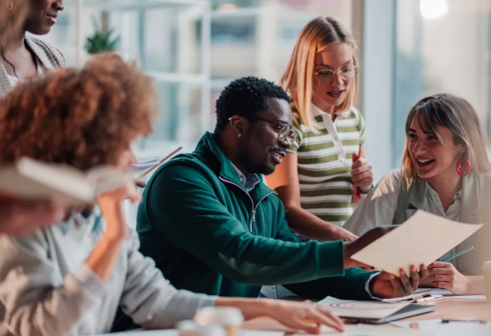 Perfis profissionais que mais se beneficiam do coworking